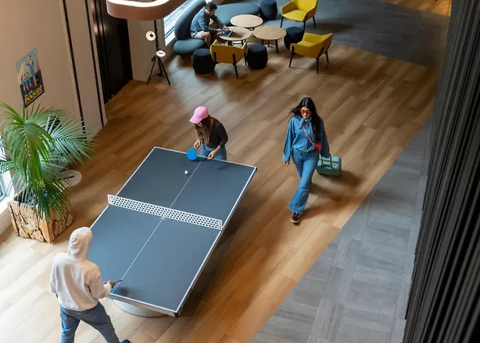 인사이드 파리 샤를 드 골 에어포트